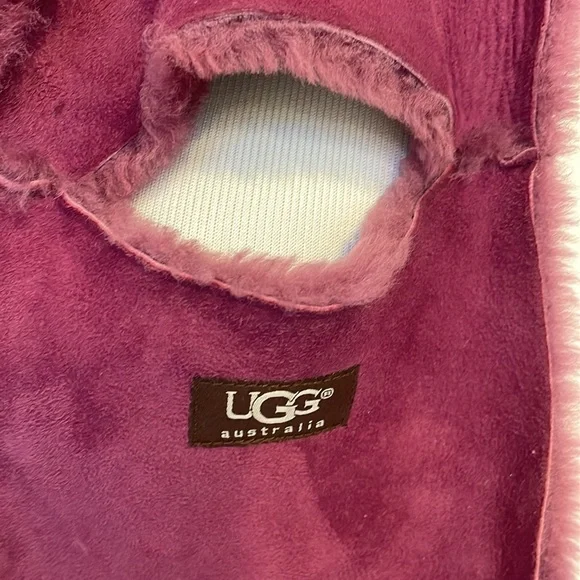 UGG PULL-THROUGH SUEDE FLEECE SCARF - Picture 6 of 10